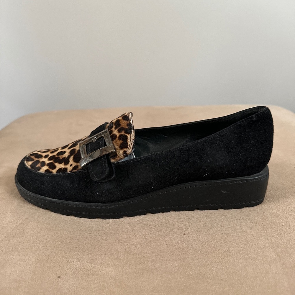 STUART WEITZMAN Leopard Print Suede Loafers